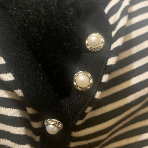 White House Black Market Black & White Striped V-Neck Top Size Medium - Picture 2 of 4